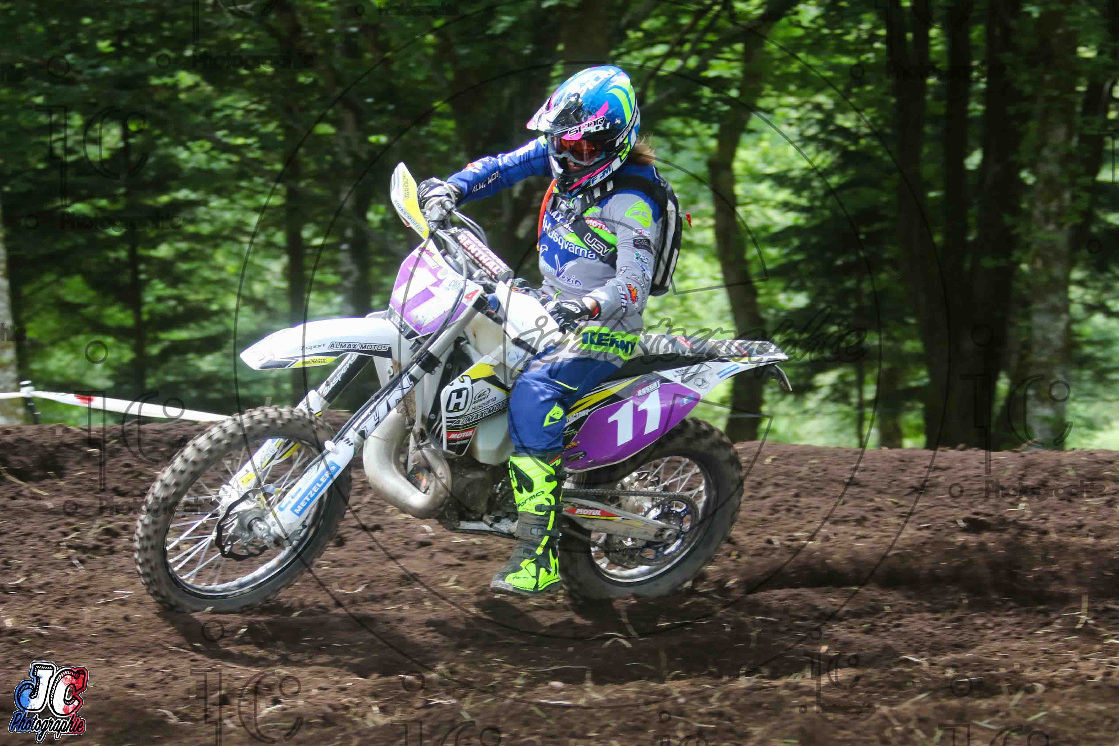 CFCC 4 ROYERE DE VASSIVIERE motos 